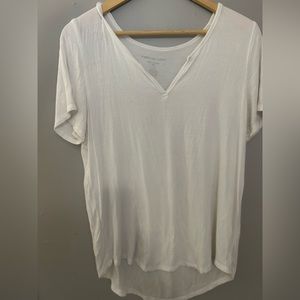 Ribbed white v neck
